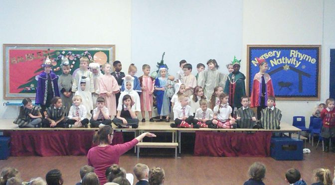 KS1 Nativity Performance – Baubles